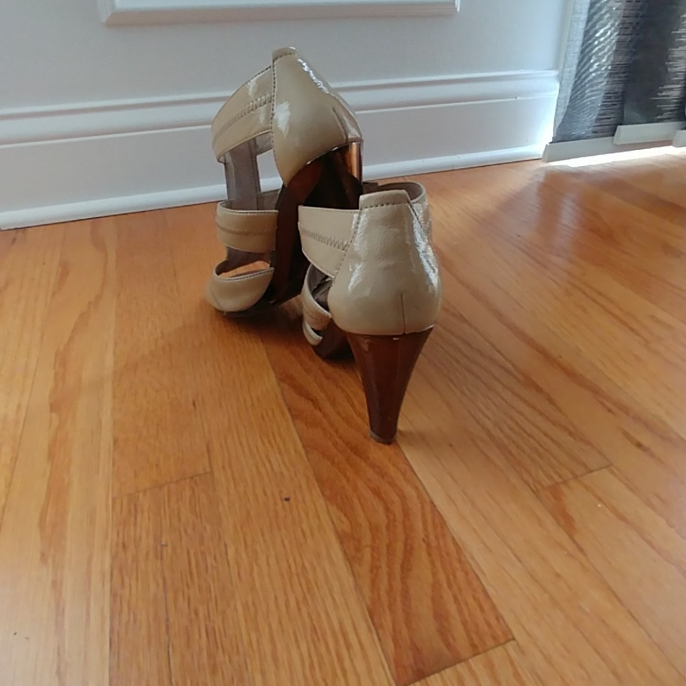 Open toe heals - Picture 3 of 4
